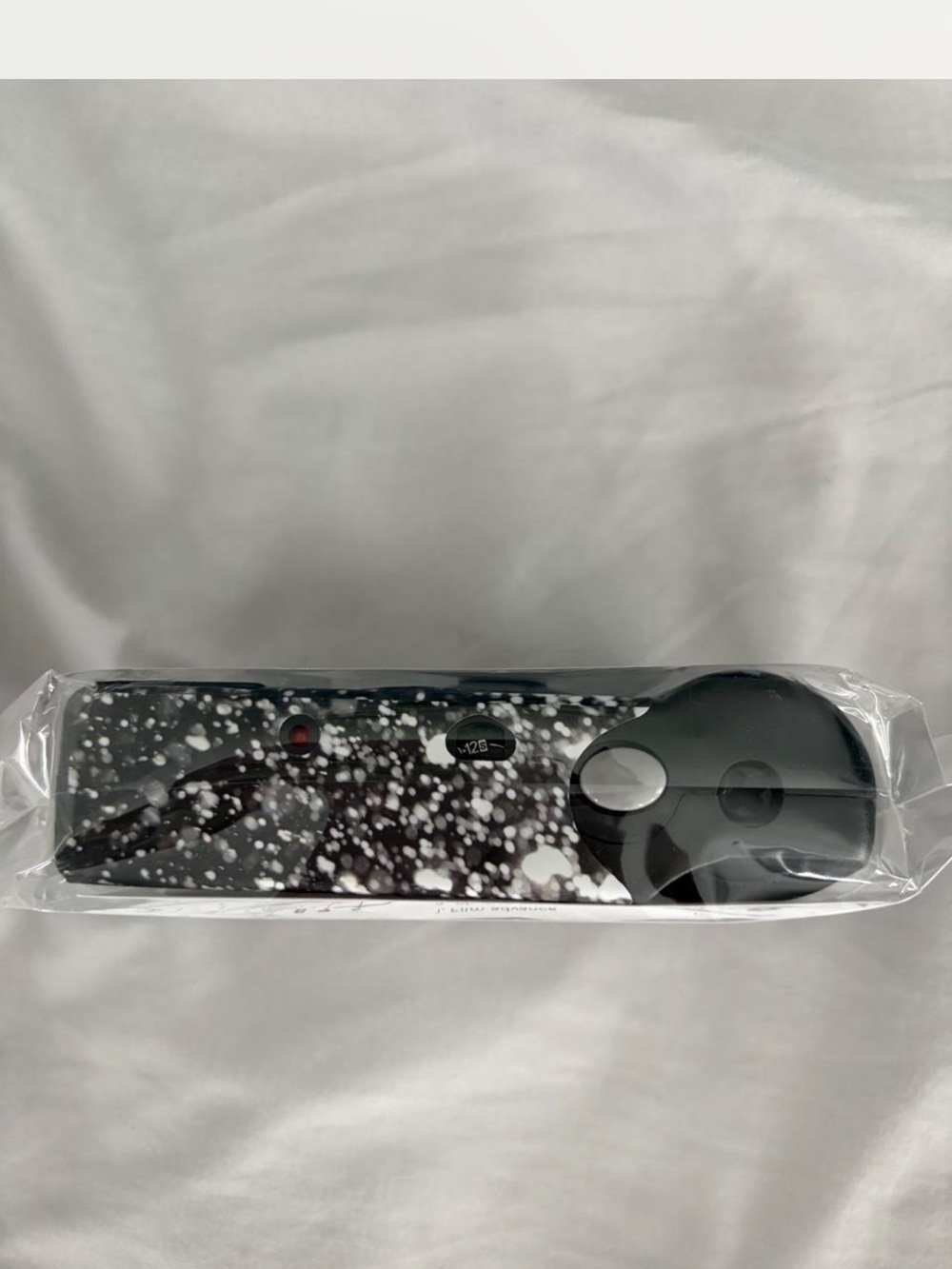 Rosalia Lux Tour VIP Merch Disposable Camera - Picture 2 of 4